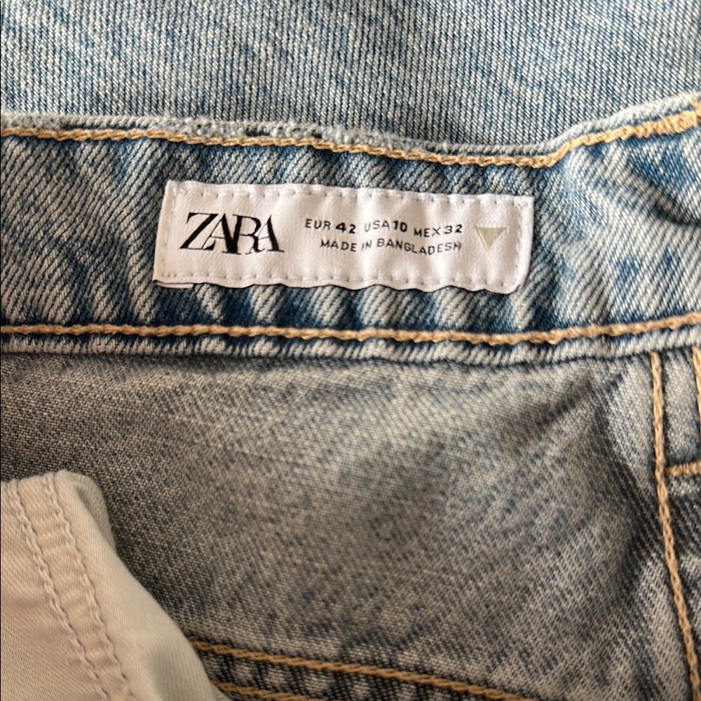 Light Blue Denim Jeans - Picture 3 of 4